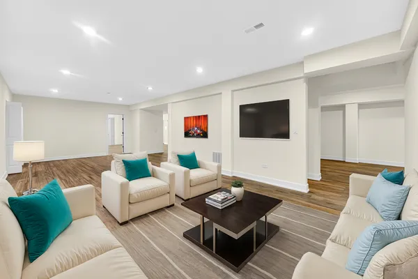 $1,760,000 | 602 Glenshire Road, Glenview, IL 60025