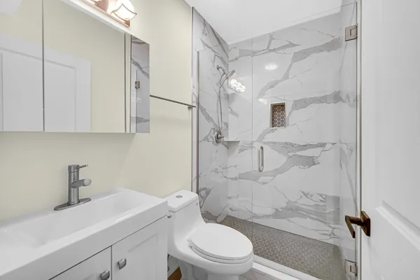 $1,760,000 | 602 Glenshire Road, Glenview, IL 60025