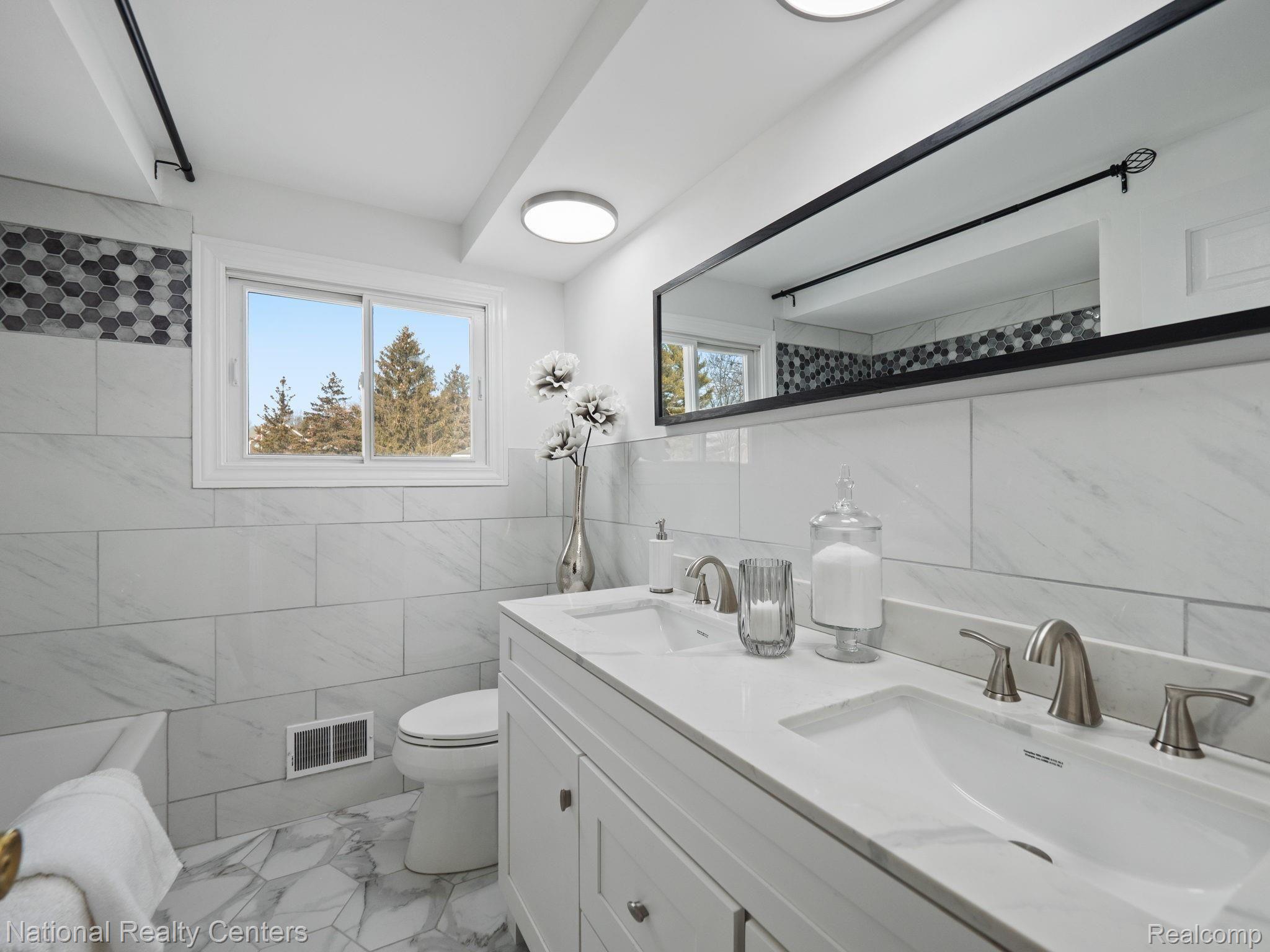 755 Lake Forest Road Rochester, MI 48309 - Photo 61 of 66 Main Bath