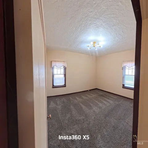 $374,500 | 19878 Highway 30, Buhl, ID 83316