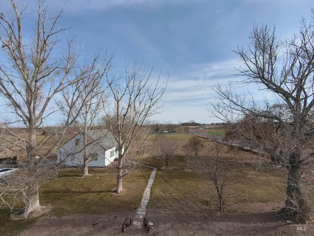 $374,500 | 19878 Highway 30, Buhl, ID 83316