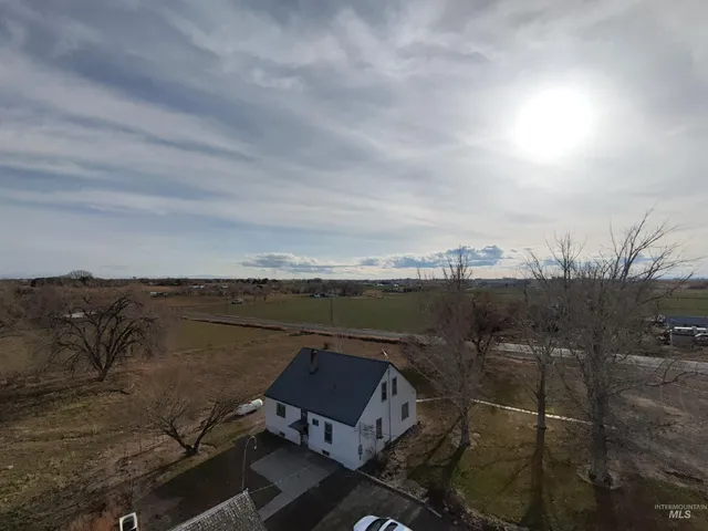 $374,500 | 19878 Highway 30, Buhl, ID 83316
