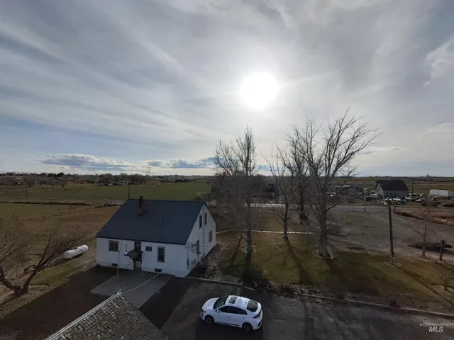 $374,500 | 19878 Highway 30, Buhl, ID 83316