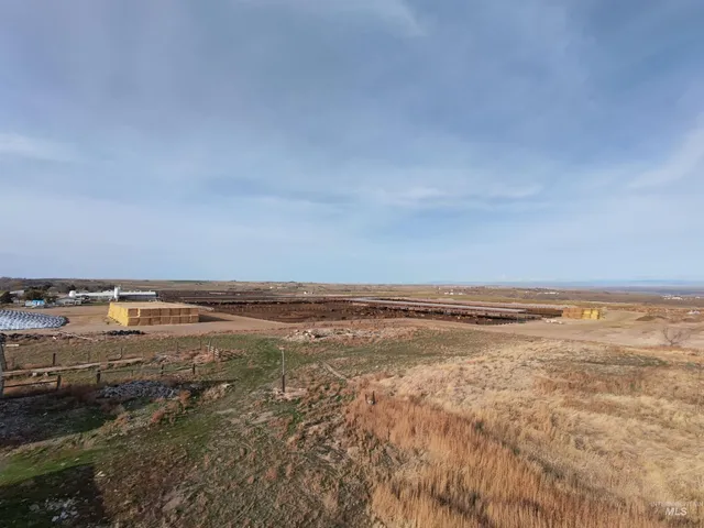 $374,500 | 19878 Highway 30, Buhl, ID 83316