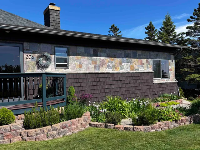 $474,900 | 206 Broadway Avenue, Grand Marais, MN 55604