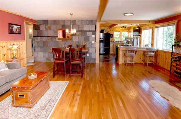 $474,900 | 206 Broadway Avenue, Grand Marais, MN 55604