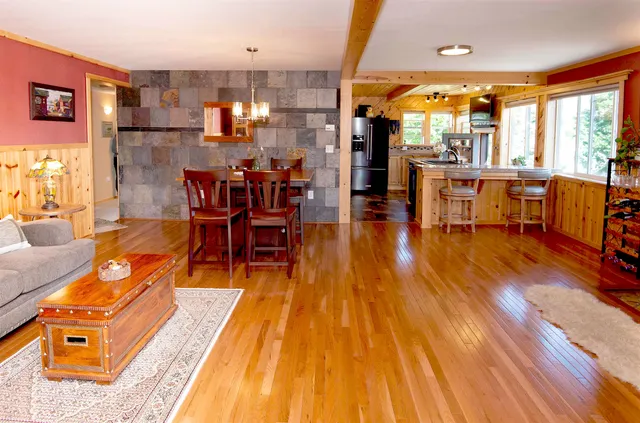 $474,900 | 206 Broadway Avenue, Grand Marais, MN 55604