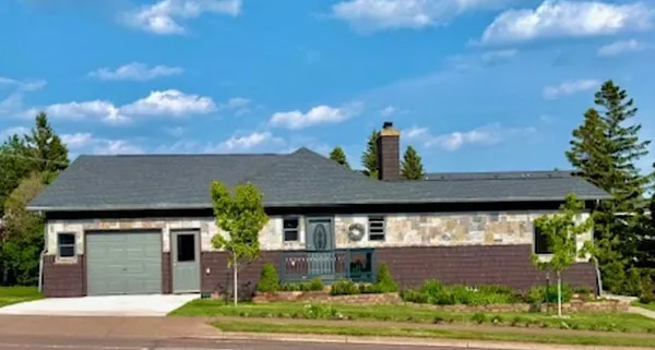 $474,900 | 206 Broadway Avenue, Grand Marais, MN 55604