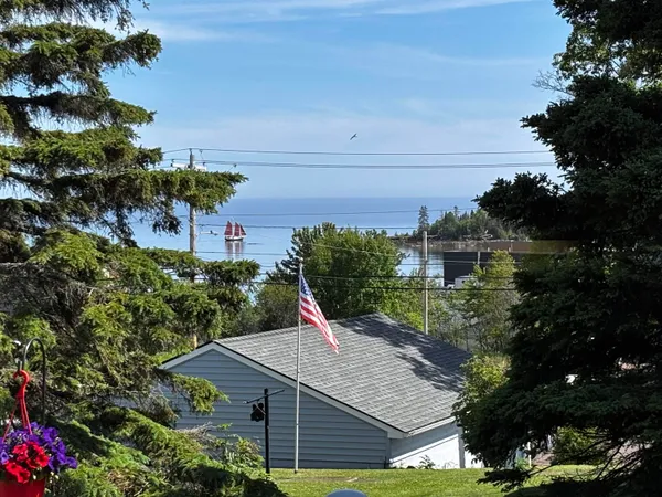 $474,900 | 206 Broadway Avenue, Grand Marais, MN 55604