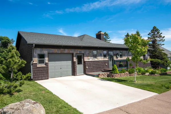 $474,900 | 206 Broadway Avenue, Grand Marais, MN 55604