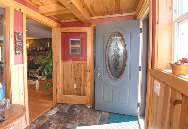 $474,900 | 206 Broadway Avenue, Grand Marais, MN 55604