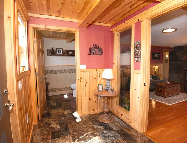 $474,900 | 206 Broadway Avenue, Grand Marais, MN 55604