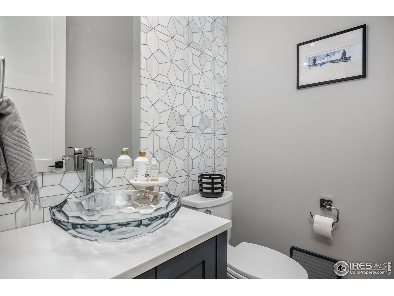 5810 Last Pointe Drive Windsor, CO 80550 - Photo 14 of 40 Main Floor Guest Bathroom