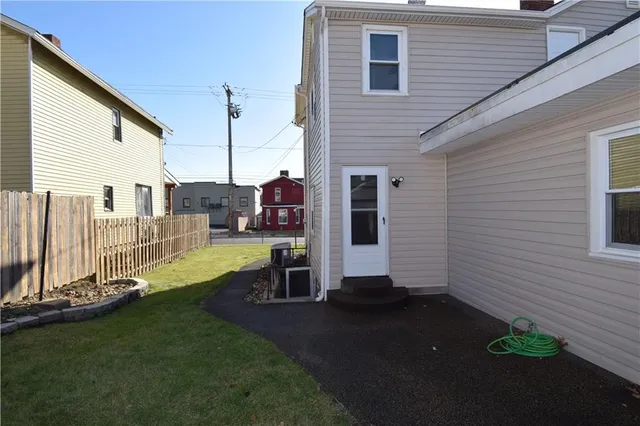 $1,000 | 420 Jefferson Street, Rochester, PA 15074