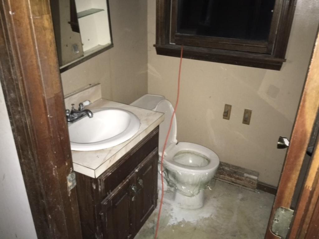321 Island Pond Road Derry, NH 03038 - Photo 6 of 14