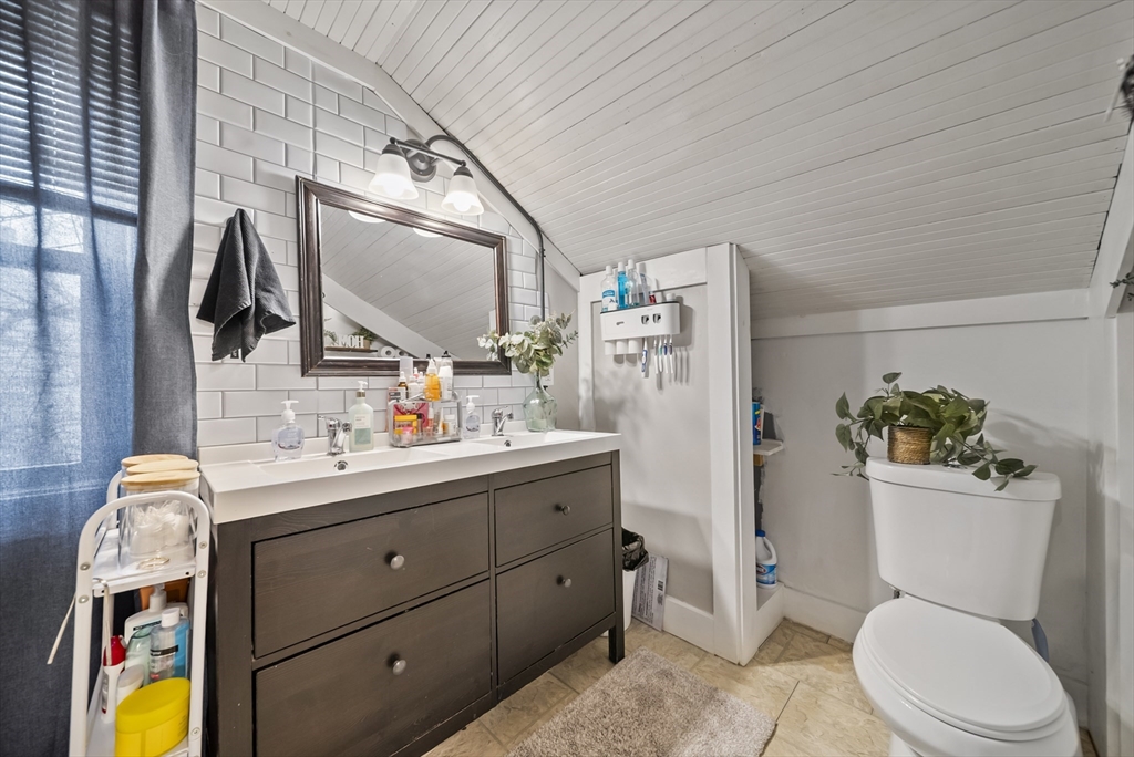 16 Ridge Street Nashua, NH 03064 - Photo 13 of 42 Gallery Image 13