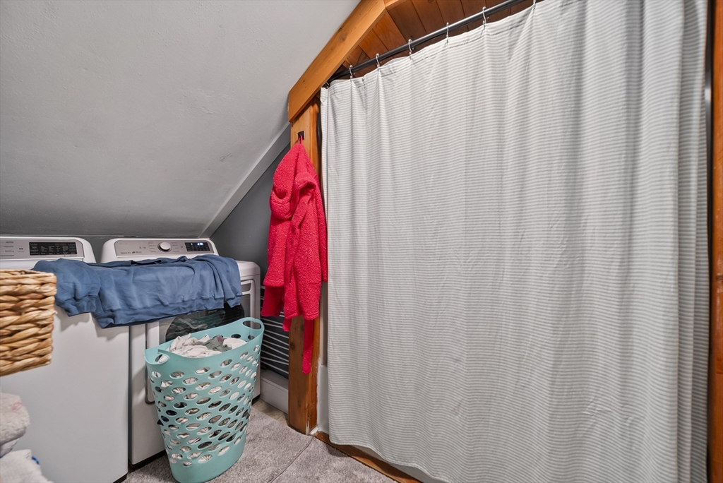 16 Ridge Street Nashua, NH 03064 - Photo 14 of 42 Gallery Image 14