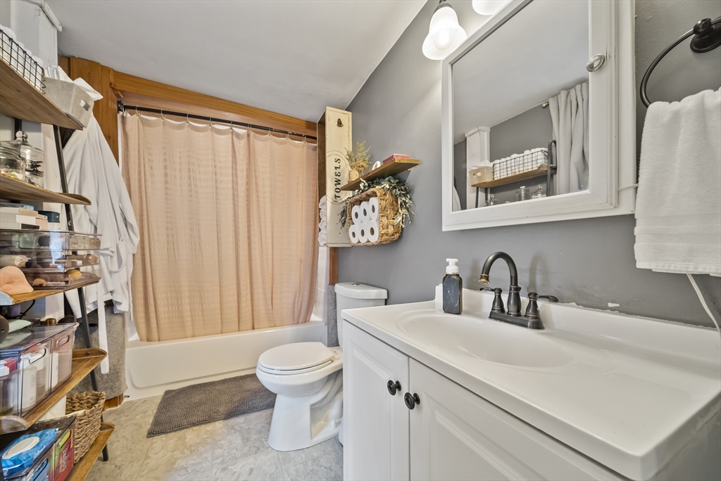 16 Ridge Street Nashua, NH 03064 - Photo 32 of 42 Gallery Image 32