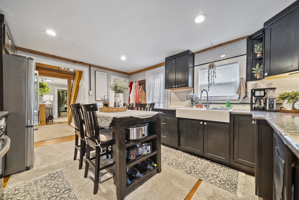 16 Ridge Street Nashua, NH 03064 - Photo 4 of 42 Gallery Image 4