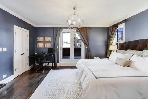 $825,000 | 714 West Melrose Street, Unit 2E, Chicago, IL 60657