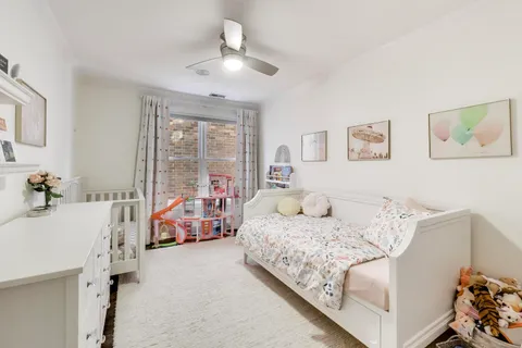 $825,000 | 714 West Melrose Street, Unit 2E, Chicago, IL 60657