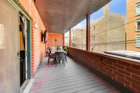 $825,000 | 714 West Melrose Street, Unit 2E, Chicago, IL 60657