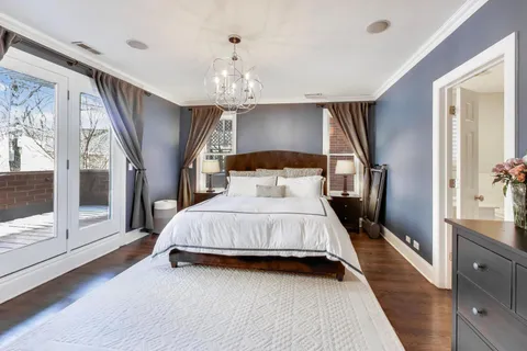 $825,000 | 714 West Melrose Street, Unit 2E, Chicago, IL 60657