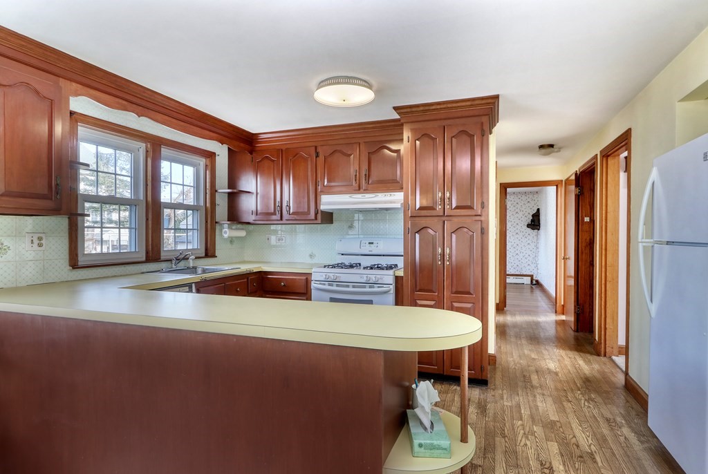 51 Como Road Boston, MA 02136 - Photo 13 of 33