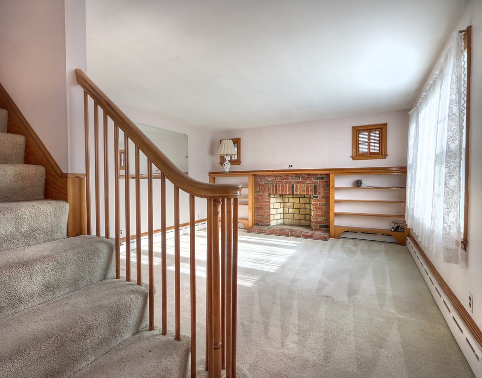 51 Como Road Boston, MA 02136 - Photo 2 of 33