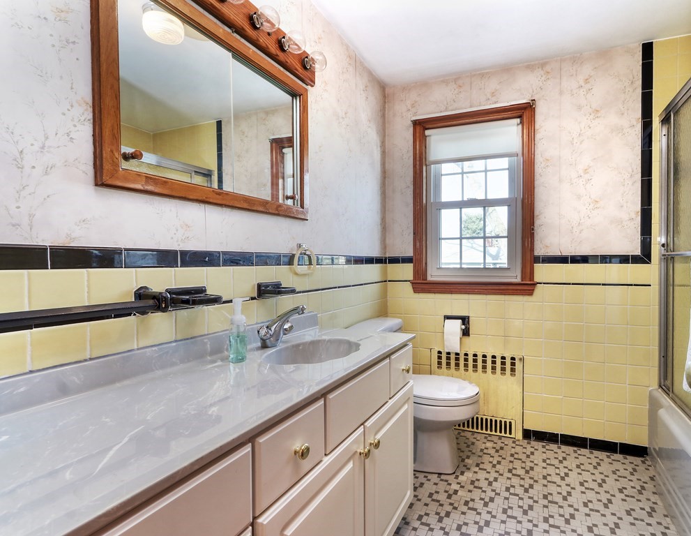 51 Como Road Boston, MA 02136 - Photo 21 of 33