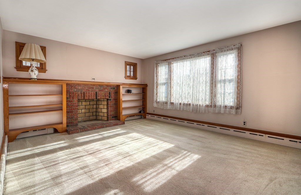 51 Como Road Boston, MA 02136 - Photo 4 of 33