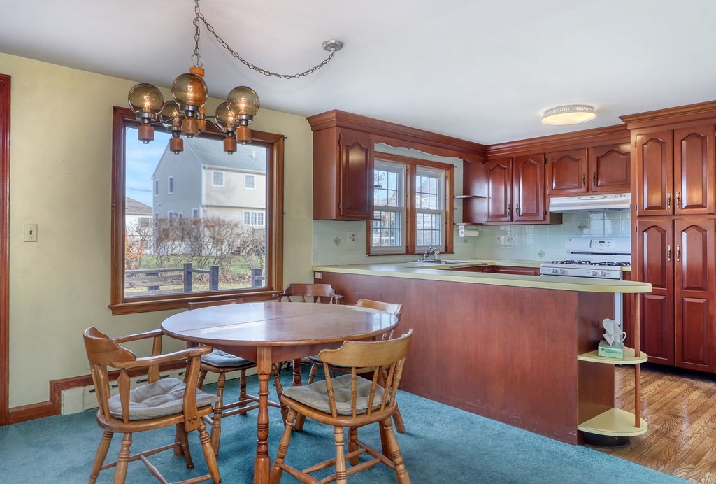 51 Como Road Boston, MA 02136 - Photo 8 of 33