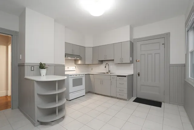 $1,700 | 61 Washington Road, Unit 2, Springfield, MA 01108