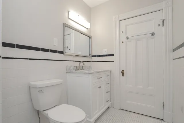 $1,700 | 61 Washington Road, Unit 2, Springfield, MA 01108