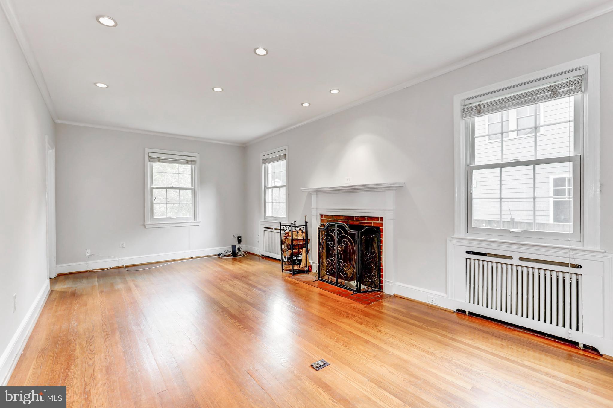 4933 47th Street Northwest Washington, DC 20016 - Photo 5 of 32