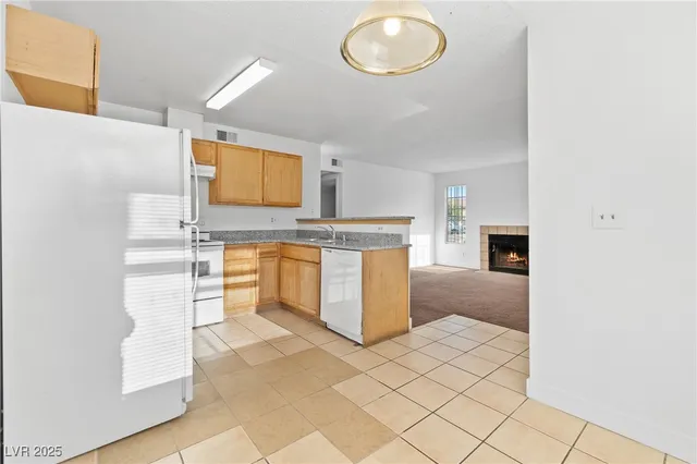 $1,000 | 2685 Jennydiane Drive, Unit B, Las Vegas, NV 89121