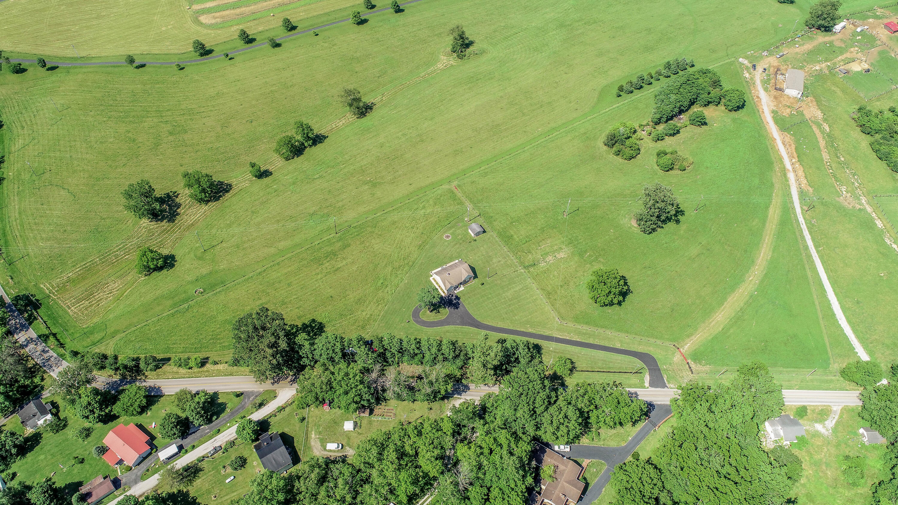 2959 North Middletown Road Paris, KY 40361 - Photo 34 of 38 DJI_0728