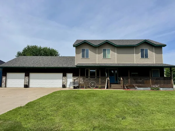 $450,000 | 29019 Danel Avenue, Randolph, MN 55065