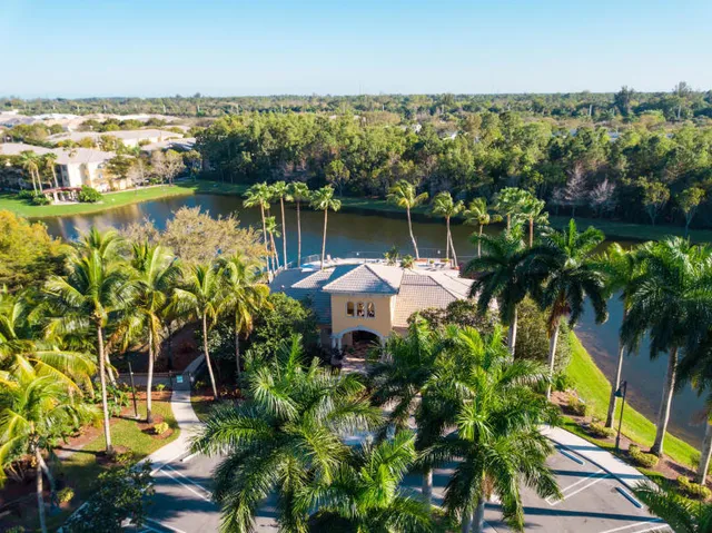 $3,000 | 1400 Crestwood Court South, Unit 1402, Royal Palm Beach, FL 33411