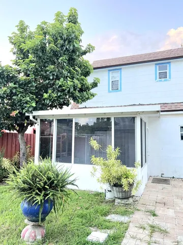 $3,700 | 1990 Northeast 183rd Street, North Miami Beach, FL 33179