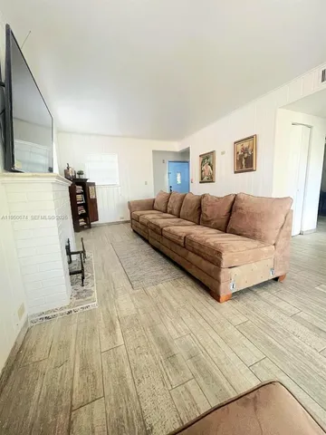 $3,700 | 1990 Northeast 183rd Street, North Miami Beach, FL 33179