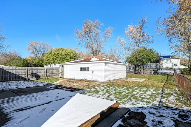 $169,000 | 3618 Peach Grove Lane, Hazel Crest, IL 60429