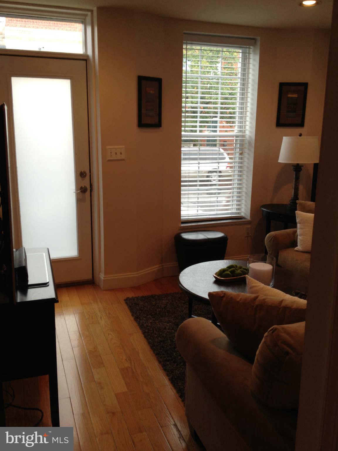 1436 Decatur Street Baltimore, MD 21230 - Photo 4 of 30 Living Room