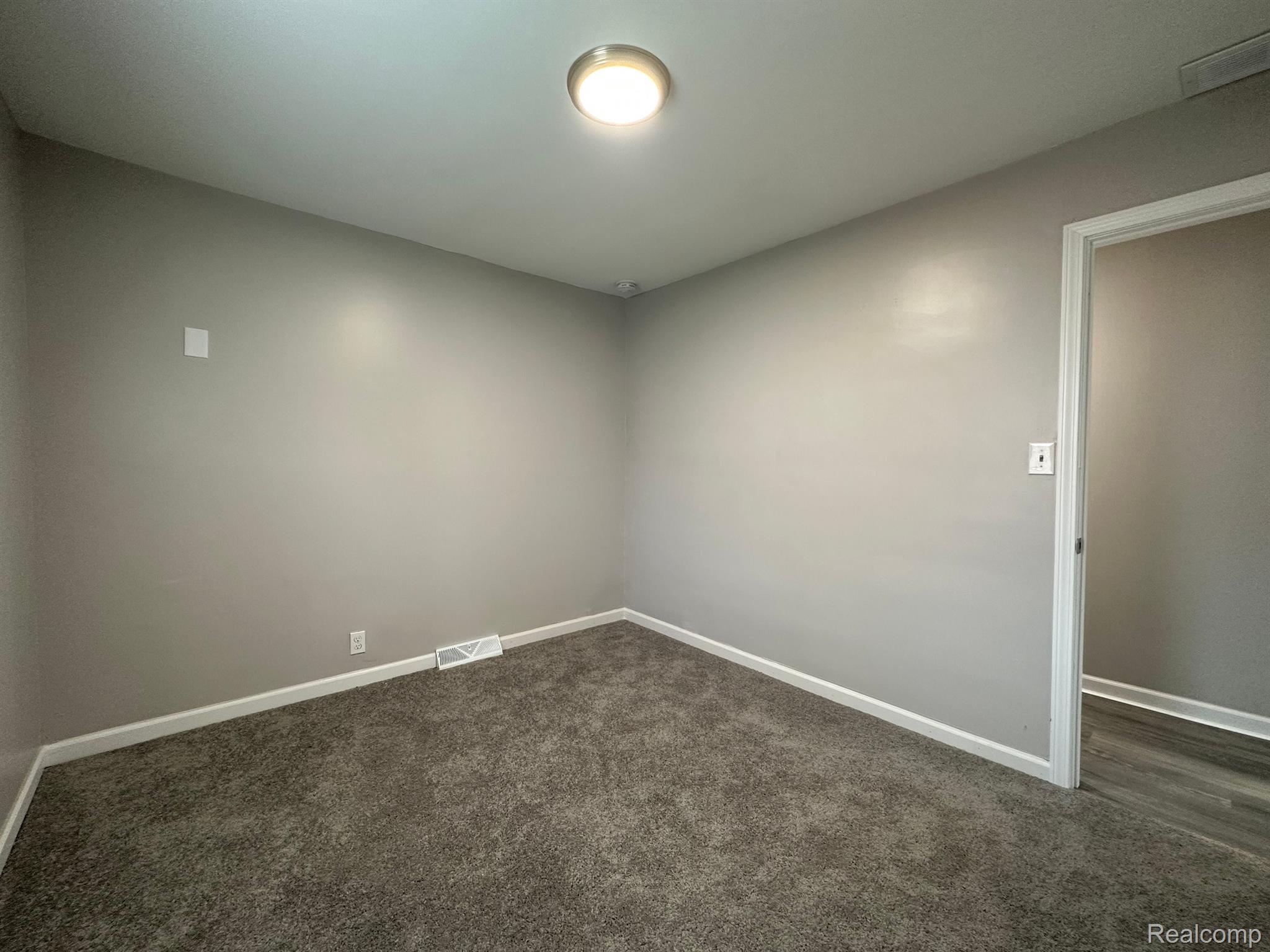 4769 Jamm Road Lake Orion, MI 48359 - Photo 17 of 28 Gallery Image 17