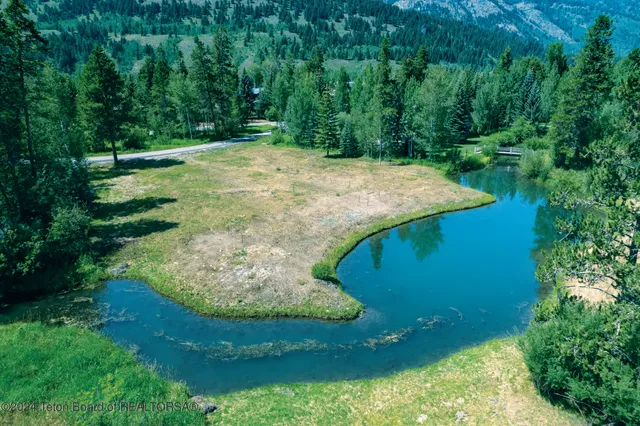 $5,950,000 | 2440 North Arrowleaf Lane, Wilson, WY 83014