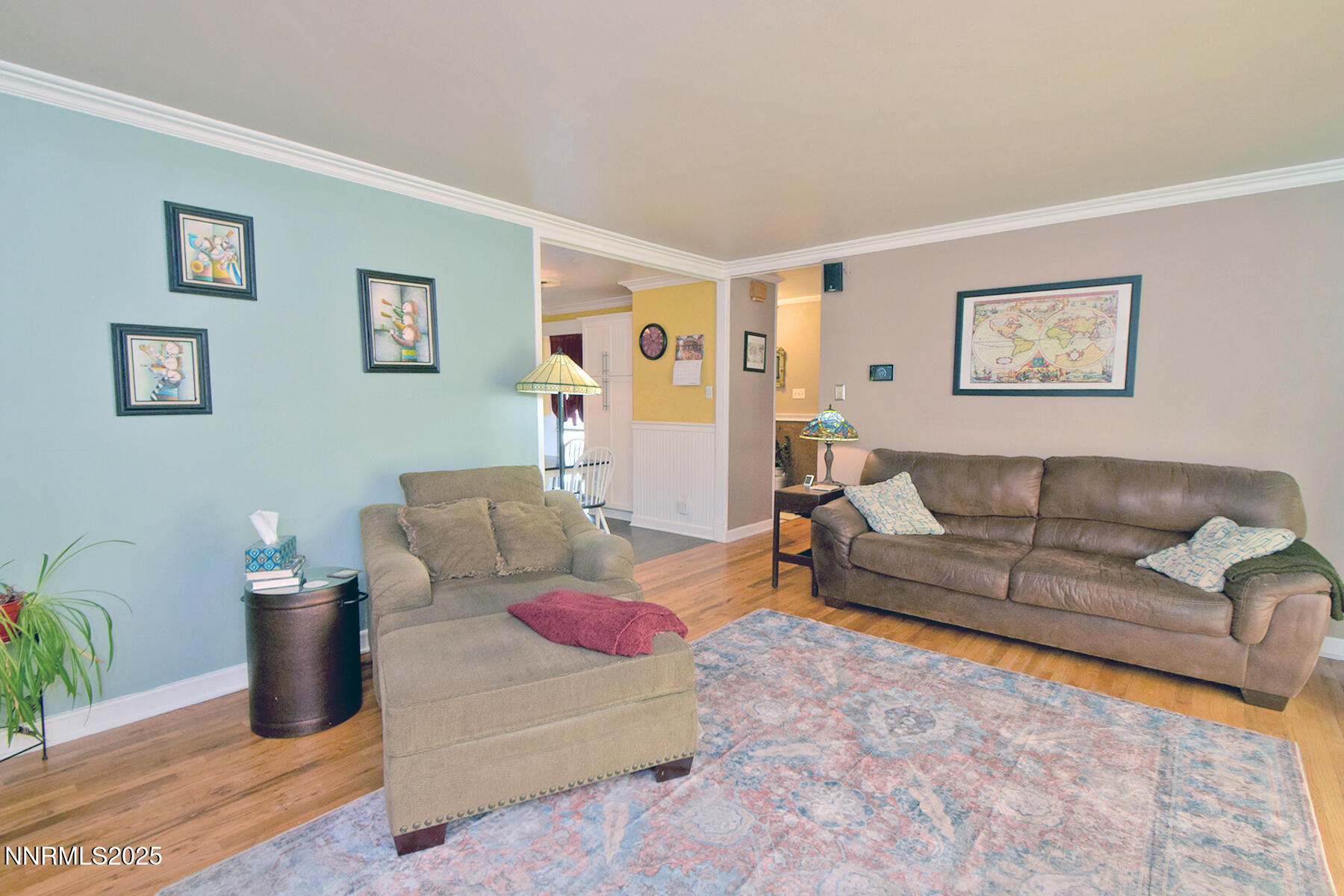3050 Attridge Place Reno, NV 89503 - Photo 19 of 62 a living room with furniture and a couch
