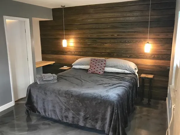 $995 | 1235 22nd Avenue South, Unit C, St. Petersburg, FL 33705