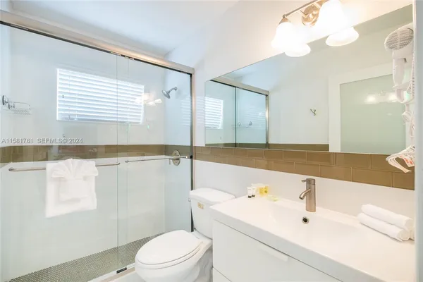 $6,500 | 210 Southeast 4th Street, Dania Beach, FL 33004