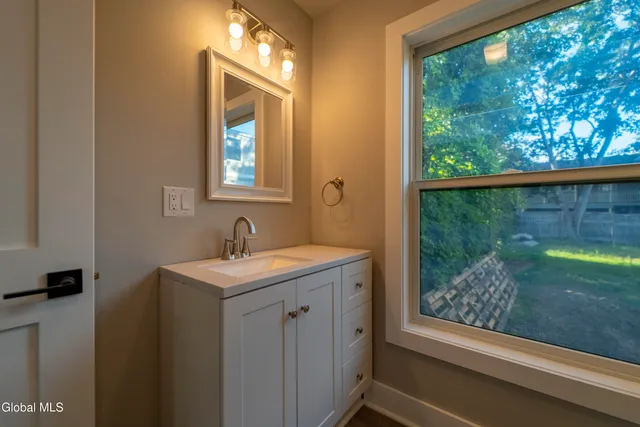 $2,550 | 103 East High Street, Unit 1, Ballston Spa, NY 12020