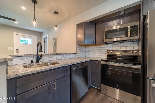 $2,550 | 103 East High Street, Unit 1, Ballston Spa, NY 12020